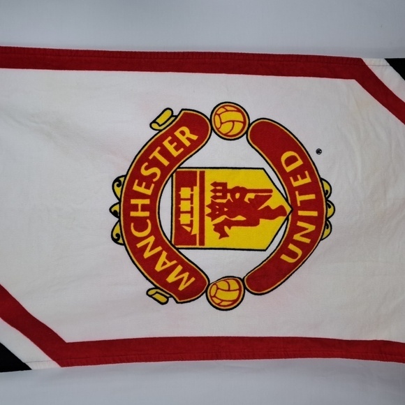 2003 Manchester United FC offical logo white & red soccer beach bath gym towel - Picture 1 of 6